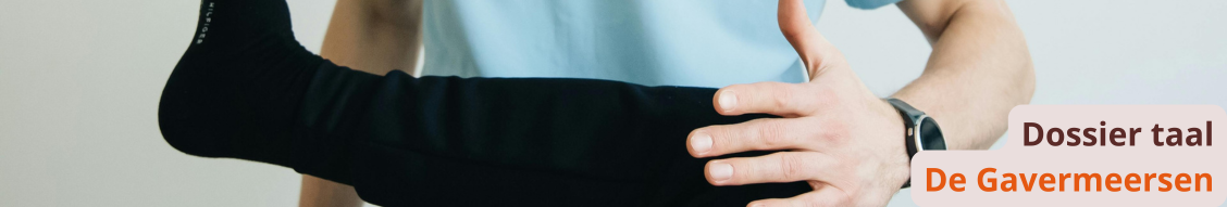 banner met kinesist aan het werk